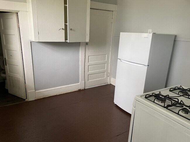 Building Photo - Highland Duplex For Rent