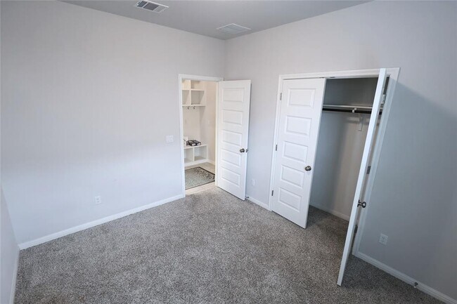 Building Photo - 821 Olive Creek Dr