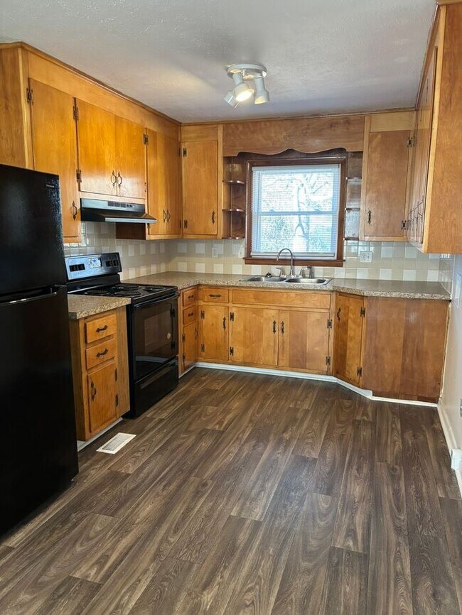 Building Photo - 7530 Decatur Dr