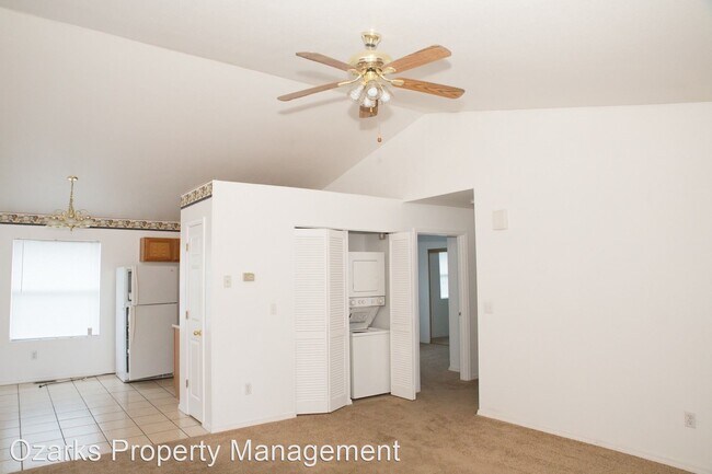 Primary Photo - 2 br, 1 bath House - 401 RED MAPLE