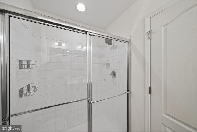 Building Photo - 18 Needle Ct