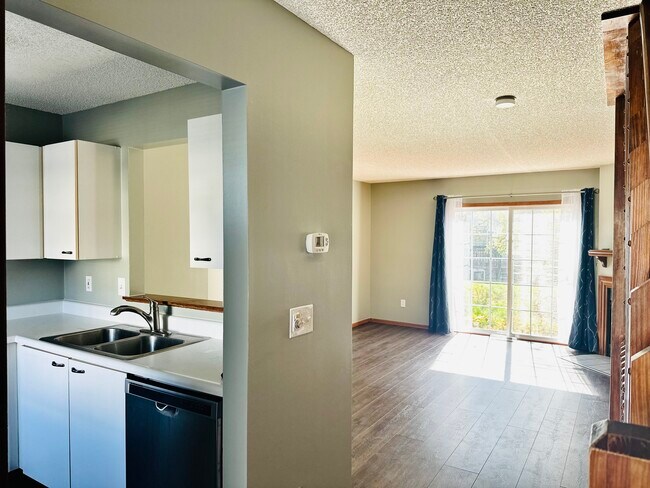 Building Photo - 5727 Kilbury Ln