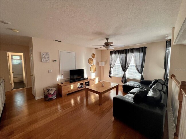 Building Photo - 614 Nadina Pl