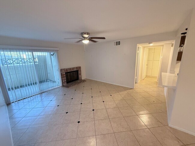 Building Photo - Eastlake Shores Downstairs Condo feat. Two Bedrooms and Two Bathrooms