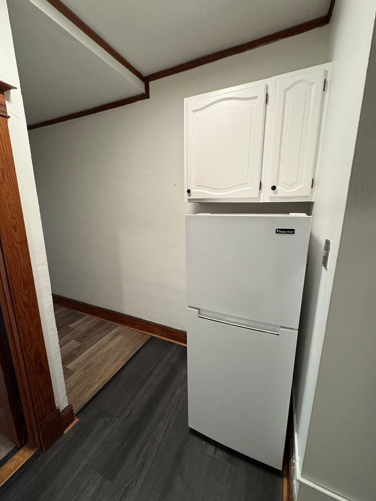 Kitchen Side - 57 Bartlett Ave