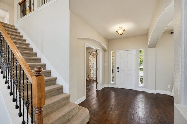 Building Photo - **This home checks all the boxes!**
