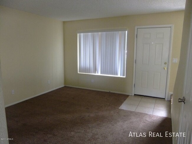 Building Photo - 4828 W Orangewood Ave