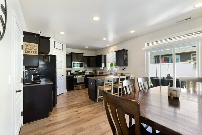 Building Photo - Stunning 5-Bedroom Family Home on a Corner...