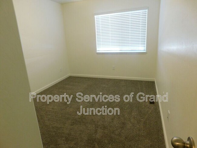 Building Photo - 654 Trinity Way