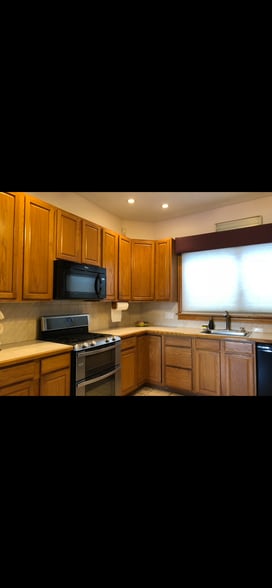 Building Photo - 29 Newtonville Ave