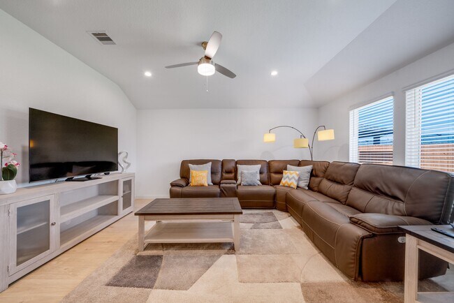 Building Photo - 4019 Pierce Pl Ln