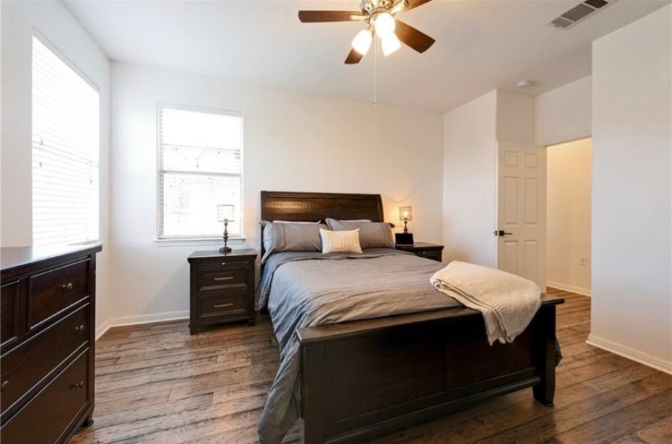 Master - 5532 Toscana Ave