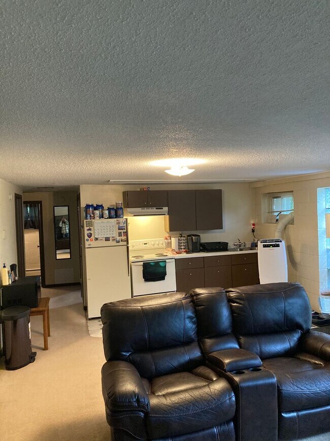 Building Photo - 1618 Maple Grove Rd