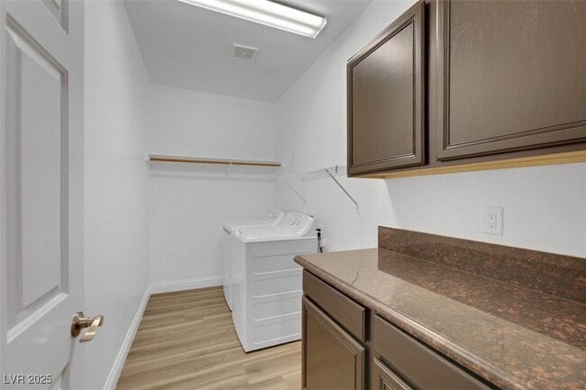 Building Photo - 495 1st Light St