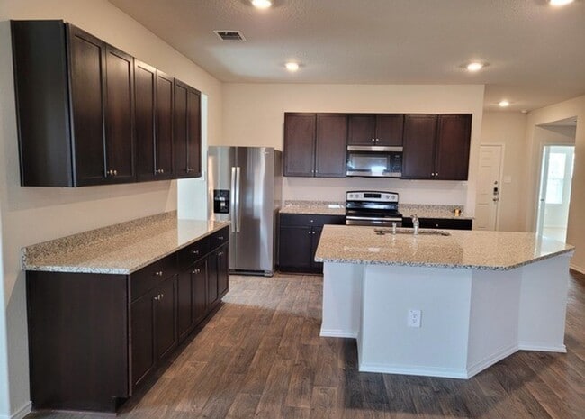 Building Photo - Beautiful Home in Arroyo Ranch!