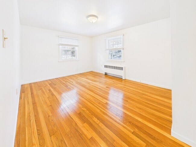 Building Photo - 24 Walpole St