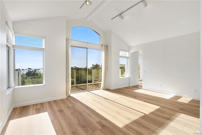 Building Photo - 34152 Cambridge Rd