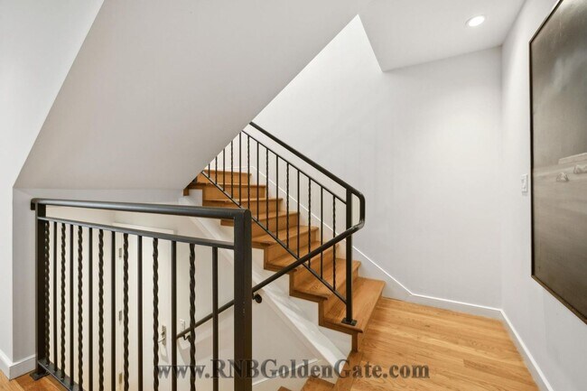 Building Photo - Gorgeous 3 bedroom, 2 and a half bathroom condo in Bernal Park for rent!