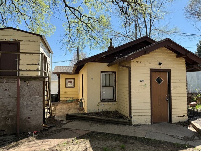 Building Photo - 1626 Villa Ave