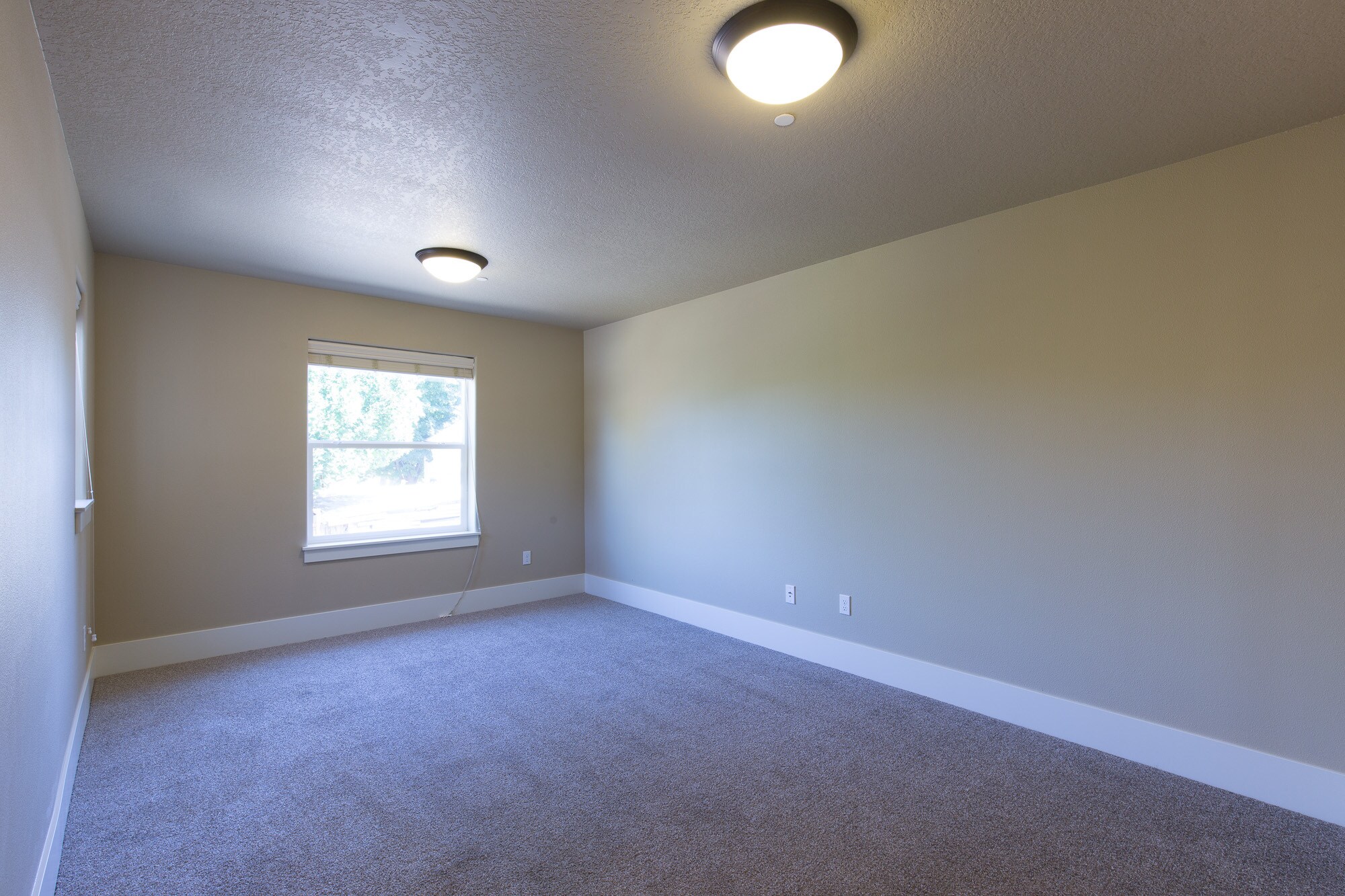 Building Photo - 915 SW 10th St