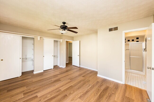 Building Photo - 5334 Tara Hill Dr