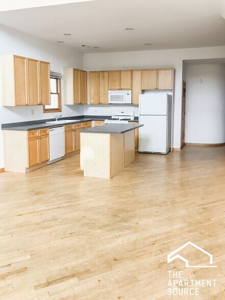 Building Photo - 2717 N Wayne Ave