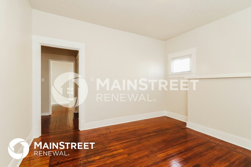 Building Photo - 308 S 41st St