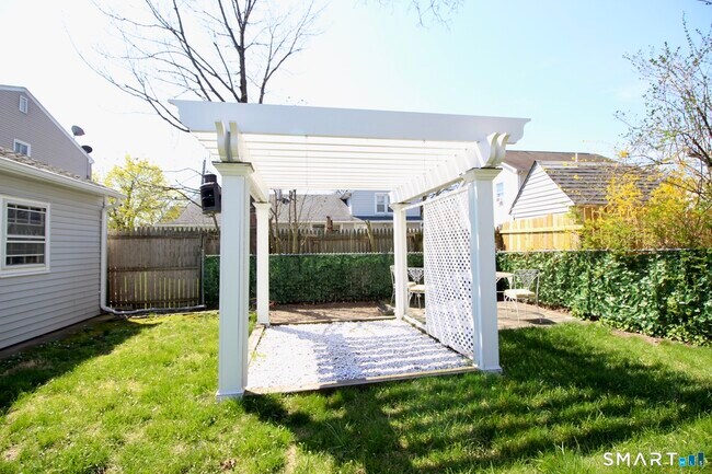 Building Photo - 25 Center Terrace