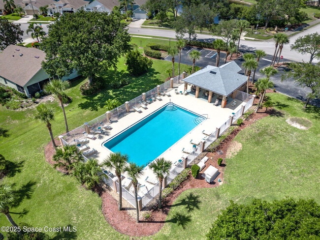 Building Photo - 1774 Sun Gazer Dr