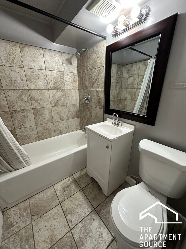 Building Photo - 9620 Ivanhoe Ave