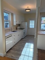 Building Photo - 14 Mechanic St