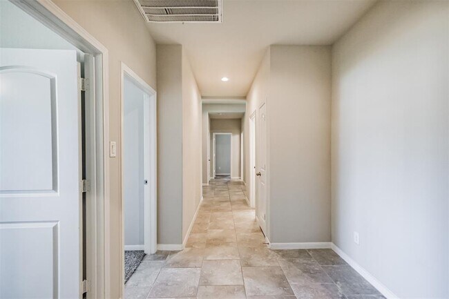 Building Photo - 18222 Sunniberg Ct