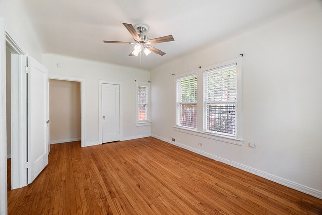 Building Photo - Huisache