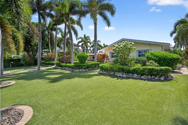 Building Photo - 728 Waterway Dr