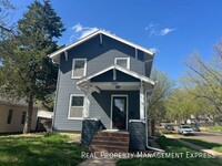 Building Photo - 1000 W 5th St