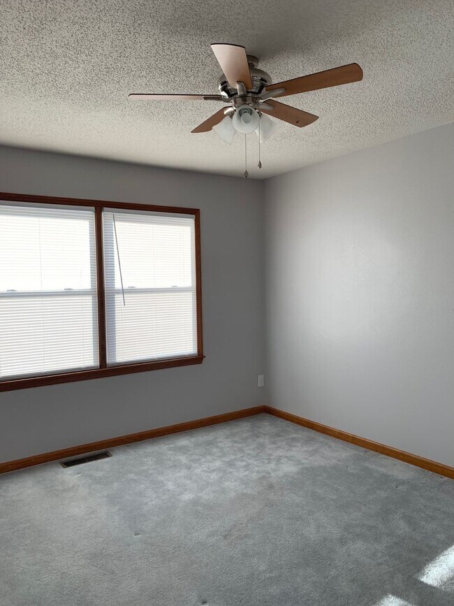 Building Photo - 6663 Briarfield Ave