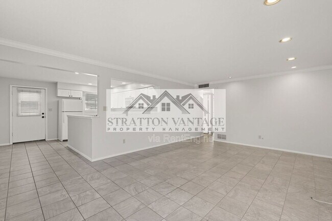 Building Photo - 4114 E Calle Redonda