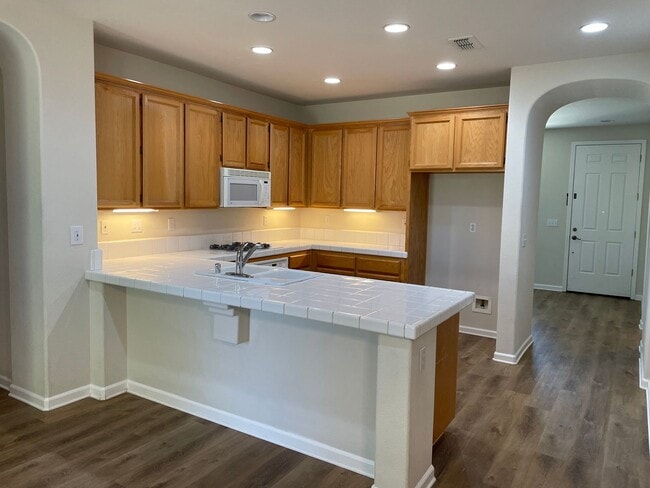 Building Photo - SINGLE STORY, 3 BED, 2 BATH, 2 CAR, LARGE BACK YARD