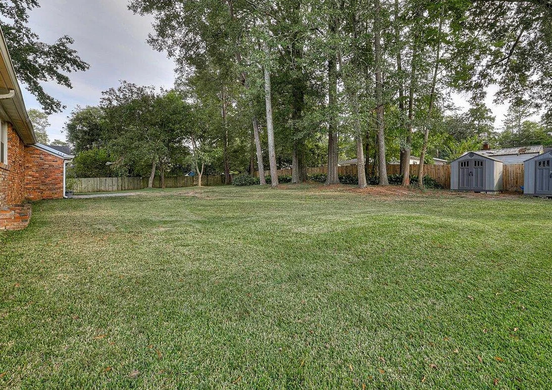 Building Photo - 2434 Brentwood Pl