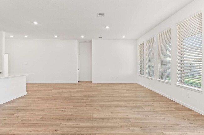 Building Photo - 18211 Saffron Sun St