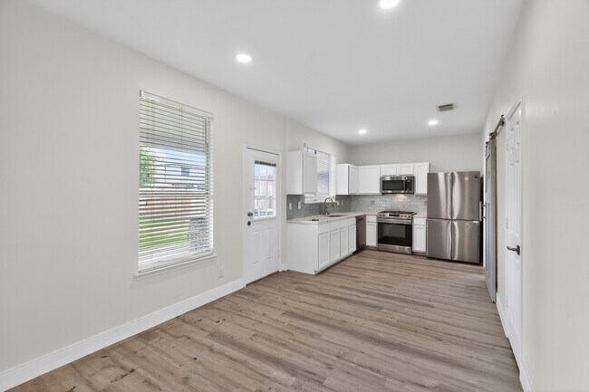 Building Photo - 918 Ivycroft Ln