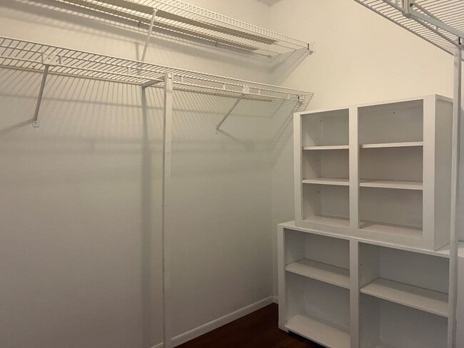 Building Photo - Lovely Lakefront Pinebrook South Home for Annual Rental