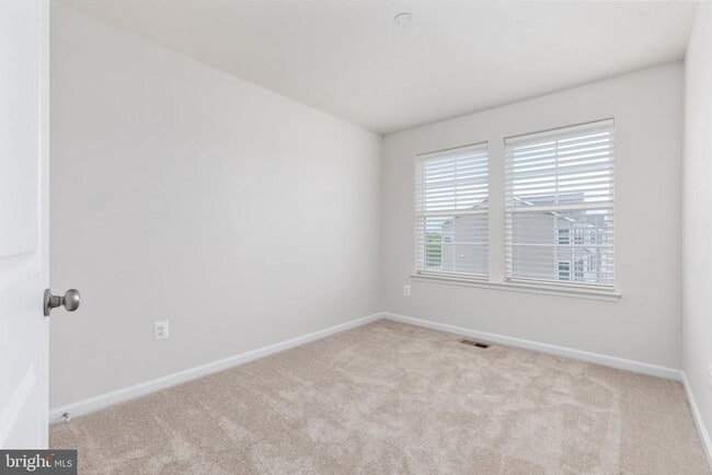 Building Photo - 63 Arsberg Dr