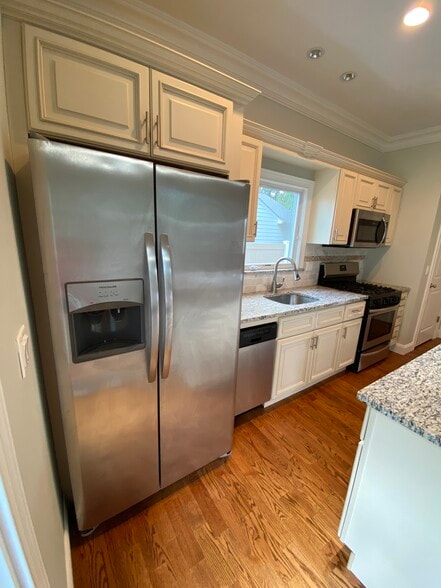 Kitchen - 29 Pleasant Ave
