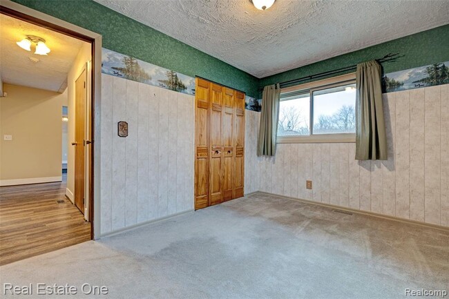 Building Photo - 5307 Metamora Rd