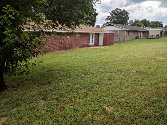 Building Photo - Your Next Home Here!