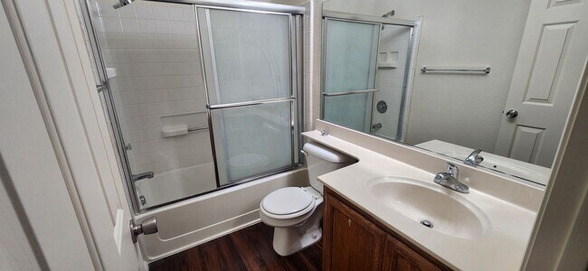 Building Photo - 3 Bedroom Elk Grove Home
