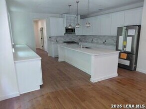 Building Photo - 209 Eleanor Ave
