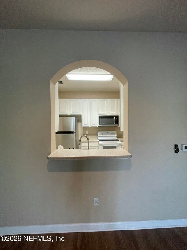 Building Photo - 7801 Point Meadows Dr