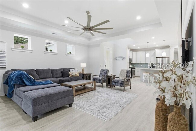 Building Photo - 119 Blue Starfish Ln